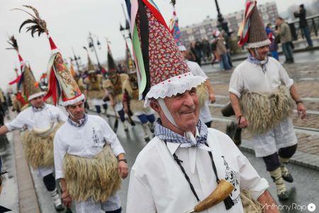 Reportage Photos - Le Carnaval de Bordeaux 2012 sous la pluie mais bien présent ! IMG_0257