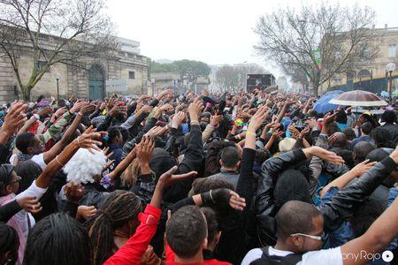 Reportage Photos - Le Carnaval de Bordeaux 2012 sous la pluie mais bien présent ! IMG_0588