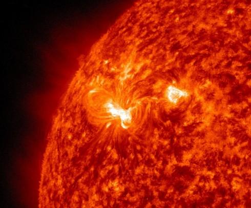 AR1429 Région solaire très active : puissante éruption le 5 mars