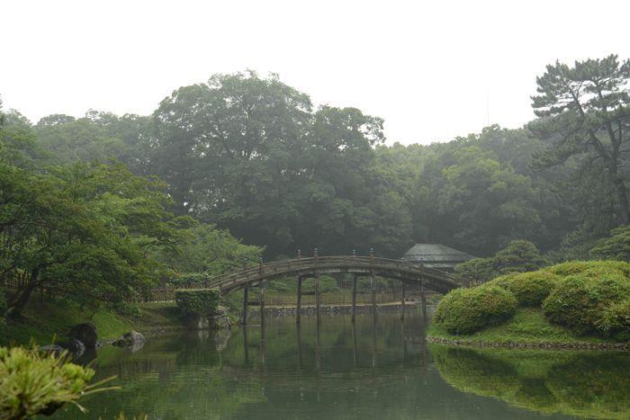 En attendant le soleil ... au Ritsurin koen de Takamatsu 3 juillet Takamatsu Ritsurin 342