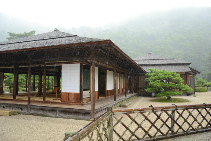 En attendant le soleil ... au Ritsurin koen de Takamatsu 3 juillet Takamatsu Ritsurin 310