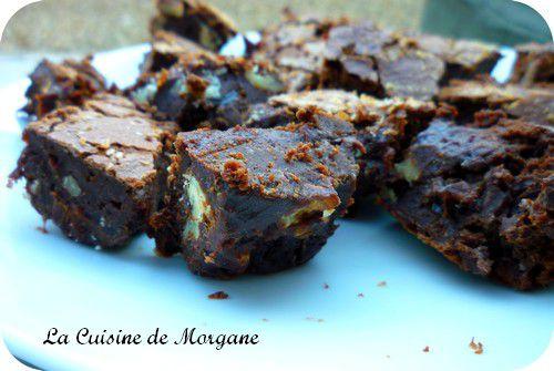 Brownie aux pépites de chocolat blanc et noix Brownie aux pépites de chocolat blanc et noix
