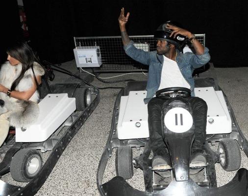 Que fait Kanye West à Paris ? Réponse : du karting !