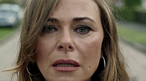 Critiques Séries : Prisoner's Wives. Saison 1. Episode 6. SEASON FINALE vlcsnap-2012-03-08-23h03m56s16.png