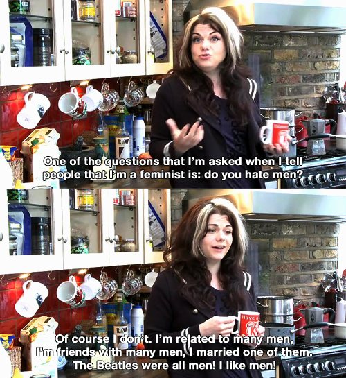 Le livre How To Be A Woman est sorti en format de poche ce... Le livre How To Be A Woman est sorti en format de poche ce...