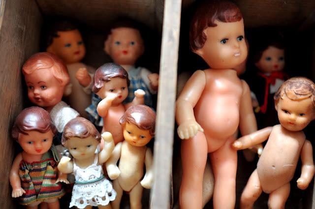 Côté collections,les poupées et les poupons. poupées anciennes