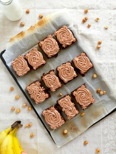 I’m getting Older or My Gooey Banana Nutella  Brownies packed with Toasted Hazelnuts and topped with Luscious Mascarpone  Nutella Frosting/ J’ai encore vieilli ou Mes Brownies Nutella Banane aux noisettes torréfiées et glaçage Nutella Mascarpone.