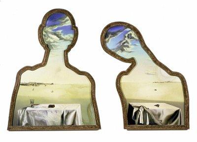 Dans ce Couple aux têtes pleines de nuages peint en 1936 par Dali,