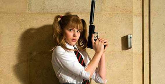 Diaporama : les dix femmes qui vont marquer 2012 À seulement 14 ans, Chloë Moretz est la star du dernier film de Martin Scorsese, Hugo Cabret. Ancienne héroïne du film Kick Ass, l'adolescente sera dirigée en 2012 sur le plateau de Tim Burton.