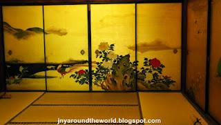 Le Nord Ouest de Kyoto: cerises, pavillon d'or et jardins Le Nord Ouest de Kyoto: cerises, pavillon d'or et jardins