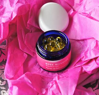 Bilan J+17 : Perles de soin lissant à la Rose Musquée de Weleda Bilan J+17 : Perles de soin lissant à la Rose Musquée de Weleda