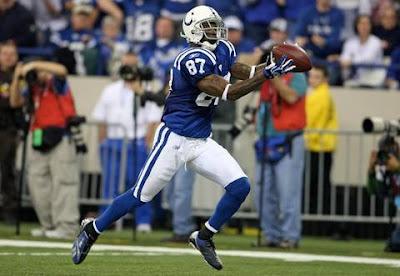 Signatures en vrac : Reggie Wayne, Carlos Rogers, Cortland Finnegan et plus Signatures en vrac : Reggie Wayne, Carlos Rogers, Cortland Finnegan et plus