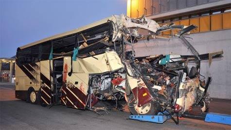 Vingt huit morts dans un accident de car en Suisse 