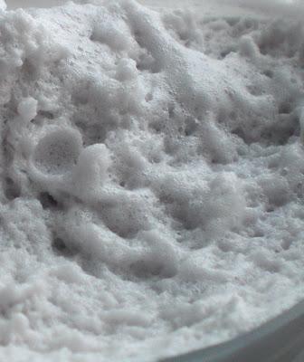 Mousse de douche coco au savon maison râpé Mousse de douche coco au savon maison râpé