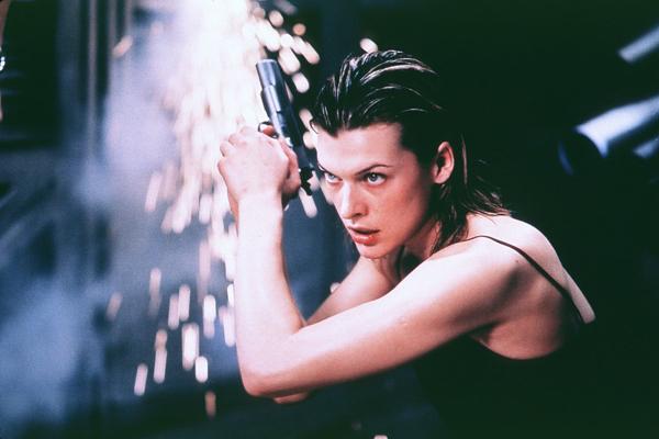 Milla Jovovich dans Resident Evil