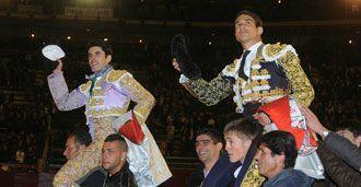 VALENCE : MANZANARES ET TAVALANTE A HOMBROS ET OREILLE POUR PADILLA manzana_pgvlc