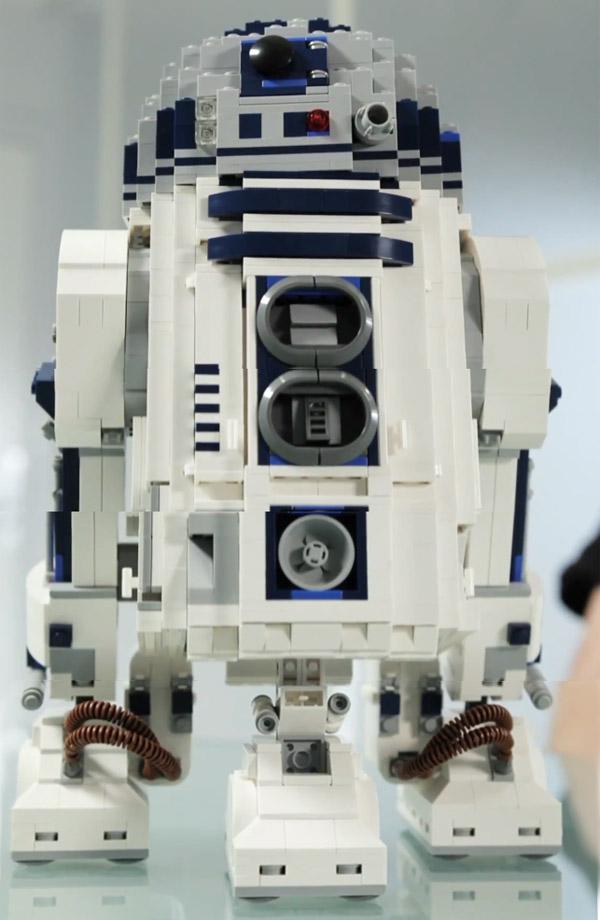 lego_r2_d2_1 lego r2 d2 1 LEGO Ultimate Collector Series R2 D2 disponible en mai