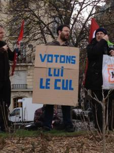 AoRfKOvCMAAmn1m Pour une VIème République, une #Bastille en rouge, images et mouvements – Vive l’ #insurrection populaire !