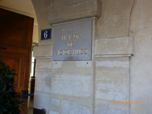 J'ai aimé revisiter la maison de Victor Hugo place des Vosges à Paris vendredi(photos perso) paris16 MARS 2012 045.jpg