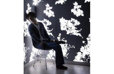 Un papier peint lumineux par Jonas Samson
