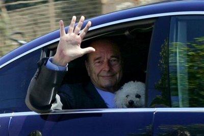 Chirac mordu par son chien mais aimé des Français