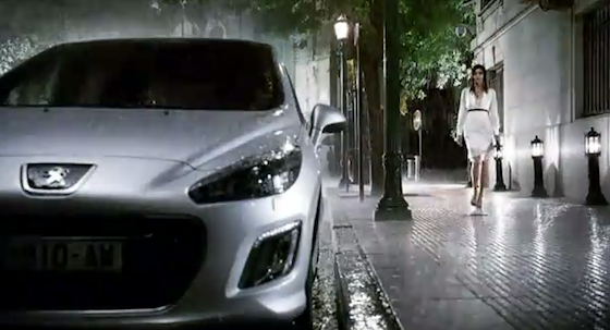Peugeot 308 : Sexy in the rain