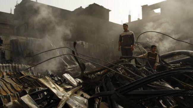 Le jeune garçon palestinien, blessé par les attaques israéliennes ... Le jeune garçon palestinien, blessé par les attaques israéliennes ...