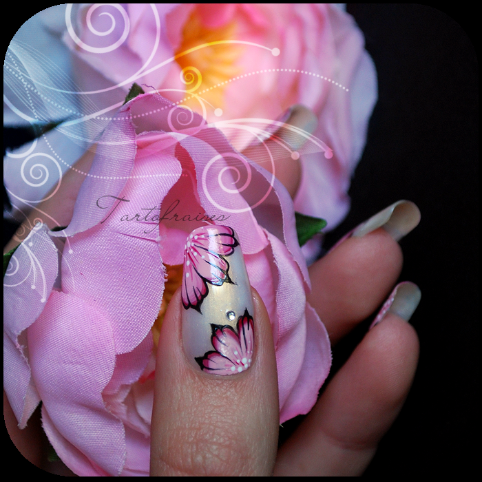 Nail art one stroke fleurs russes (kit Lm niv. 3) http://tartofraises.nailblogs.net/nailart/OS_LM/oneStrokeDifficile6.png