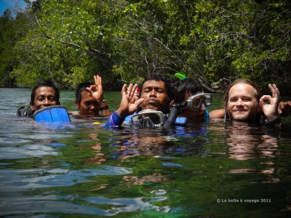Mariona Lake et son équipe de choc (îles Togian, Sulawesi Centre, Indonésie)