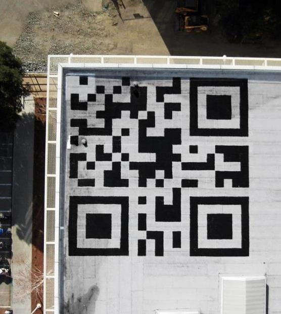 Des salariés de Facebook créent un QR Code géant #hackathon Des salariés de Facebook créent un QR Code géant #hackathon