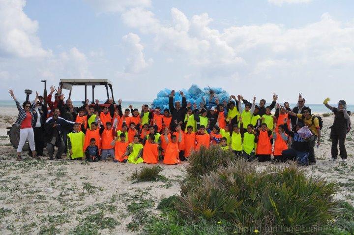 Let’s do it! World Clean up 2012 Tunisia menzel horr