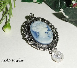 Chatelaines, accessoires du 18e et 19e siècle Chatelaines, accessoires du 18e et 19e siècle