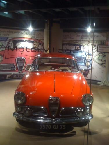 Bande dessinée à Motor Village ... IMG_0587.JPG