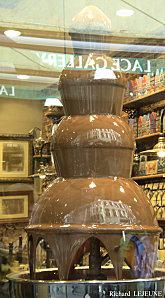 Bruxelles---Magasin-Chocolatier---Fontaine.jpg