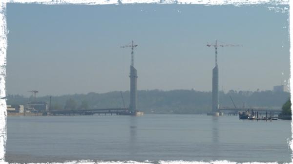 pont baba.JPG Baba s’équilibre