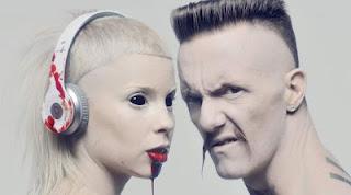 Die Antwoord, vrais faux freaks Portrait d'un groupe hors-normes Die Antwoord, vrais faux freaks Portrait d'un groupe hors-normes
