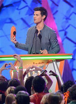 Taylor Lautner au Kid's Choice Awards 2012
