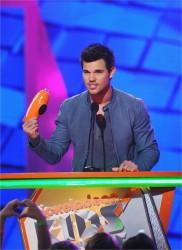 Kristen Stewart & Taylor Lautner aux Kids Choice Awards