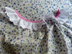 Une chemise de nuit de jeune fille .... P1050325