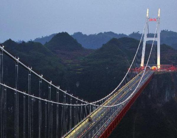 Le plus haut pont suspendu du monde (Chine)