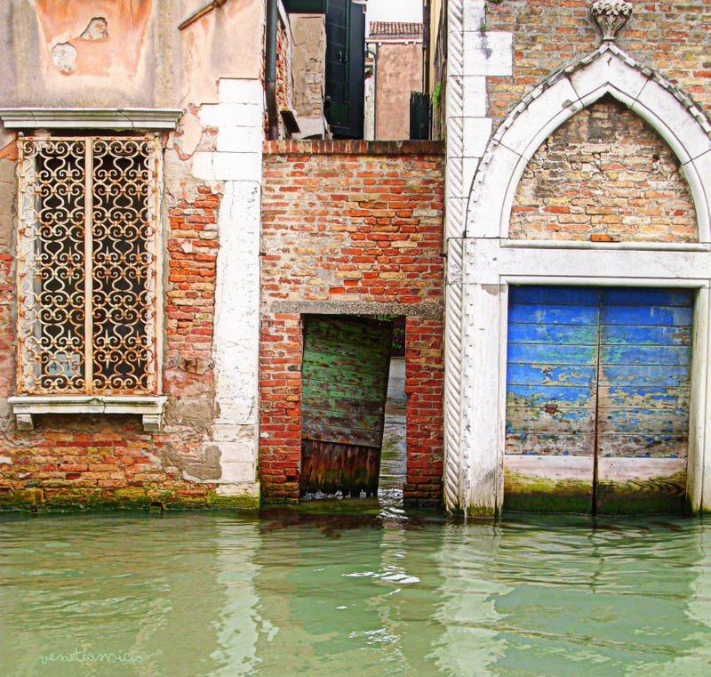 Fenêtre sur l'Orient, Venise donne à Chanel le goût des couleurs opulentes *.... Fenêtre sur l'Orient, Venise donne à Chanel le goût des couleurs opulentes *....