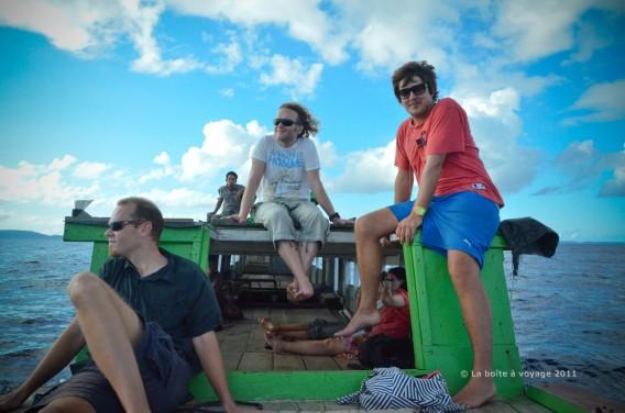 Sur le bateau, en route pour Marisa (îles Togian, Sulawesi Centre, Indonésie)