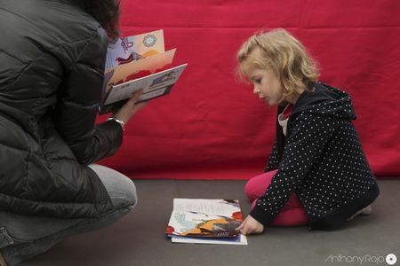 Reportage Photos - Je fouille, tu bouquines, il lit... à L'escale du livre 2012 ! IMG_1944