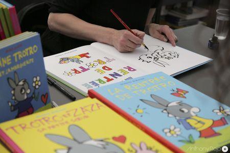 Reportage Photos - Je fouille, tu bouquines, il lit... à L'escale du livre 2012 ! IMG_1721