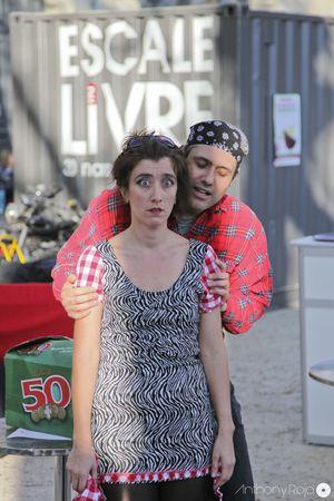 Reportage Photos - Je fouille, tu bouquines, il lit... à L'escale du livre 2012 ! IMG_1799