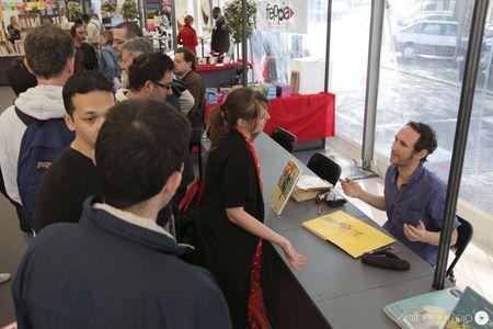 Reportage Photos - Je fouille, tu bouquines, il lit... à L'escale du livre 2012 ! IMG_1892