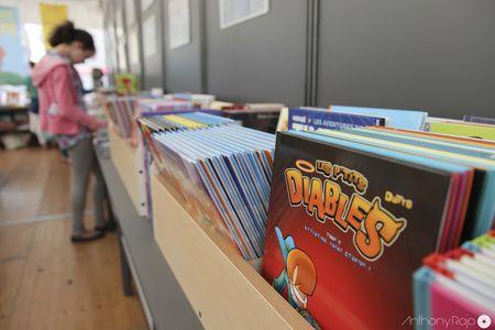 Reportage Photos - Je fouille, tu bouquines, il lit... à L'escale du livre 2012 ! IMG_1727