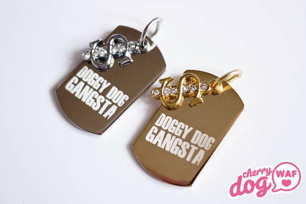 Les médailles pour chiens Cherry Dog : Camélia, Faceb**k & co