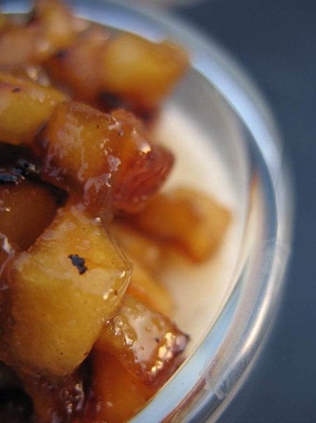 PANNA COTTA A LA VANILLE & SES POMMES CARAMELISEES 020412 PANNACOTTA VANILLE ET POMME CARAMELISEE 005