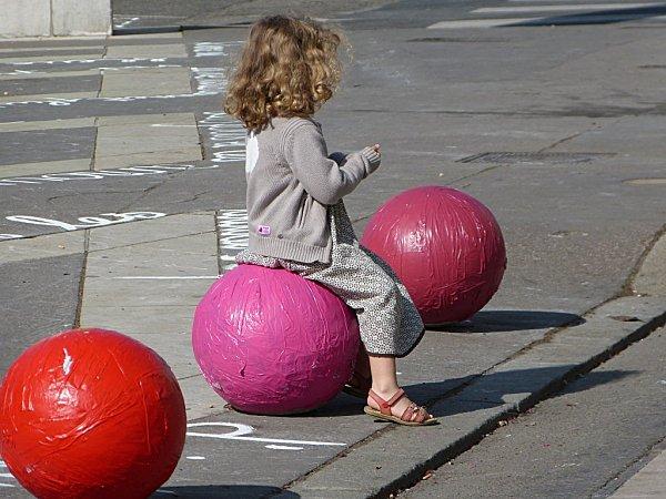 des rires d'enfants + des couleurs = merci ! P1050527.jpg